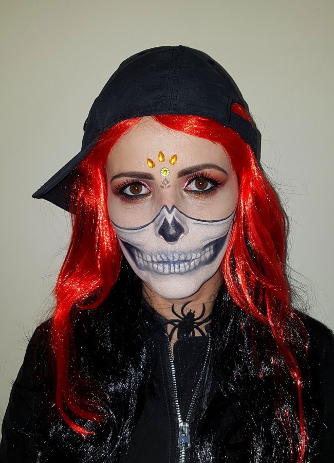 Half Skull 2 Halloween makeup